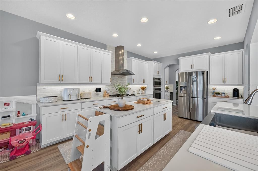 For Sale: $1,350,000 (4 beds, 3 baths, 3964 Square Feet)