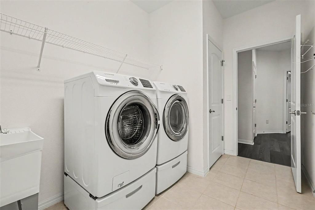 For Sale: $410,000 (4 beds, 3 baths, 2606 Square Feet)