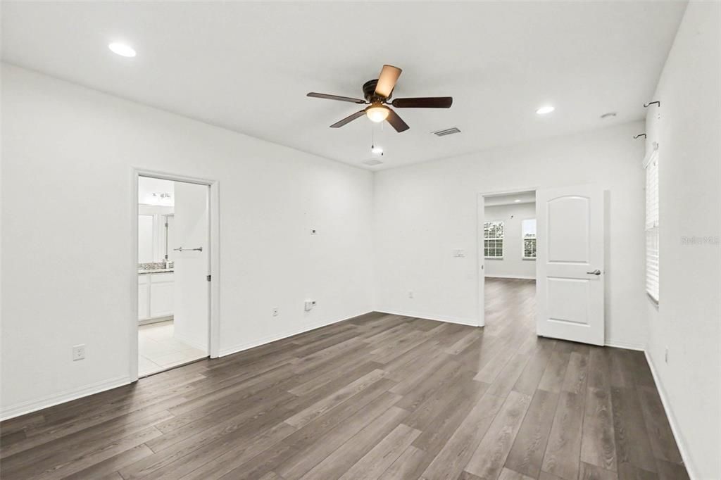 For Sale: $410,000 (4 beds, 3 baths, 2606 Square Feet)