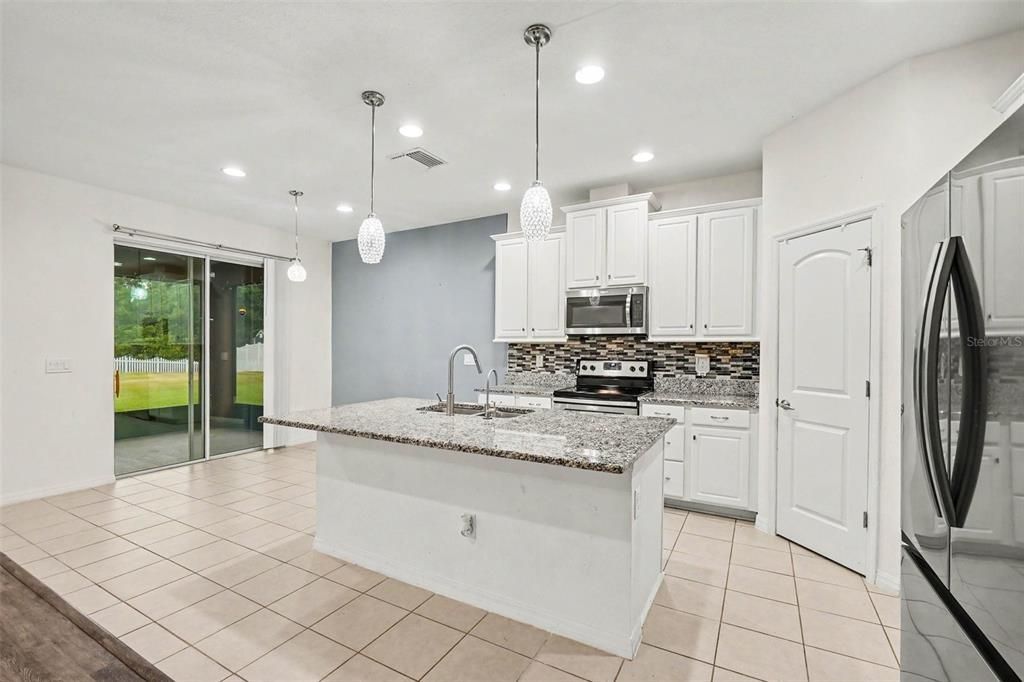 For Sale: $410,000 (4 beds, 3 baths, 2606 Square Feet)