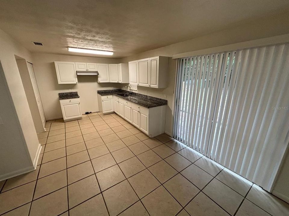 For Rent: $1,550 (3 beds, 2 baths, 1352 Square Feet)
