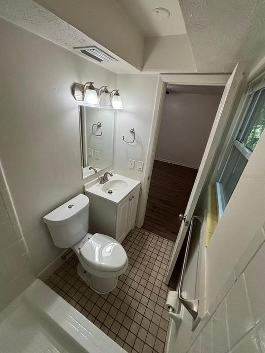 For Rent: $1,550 (3 beds, 2 baths, 1352 Square Feet)
