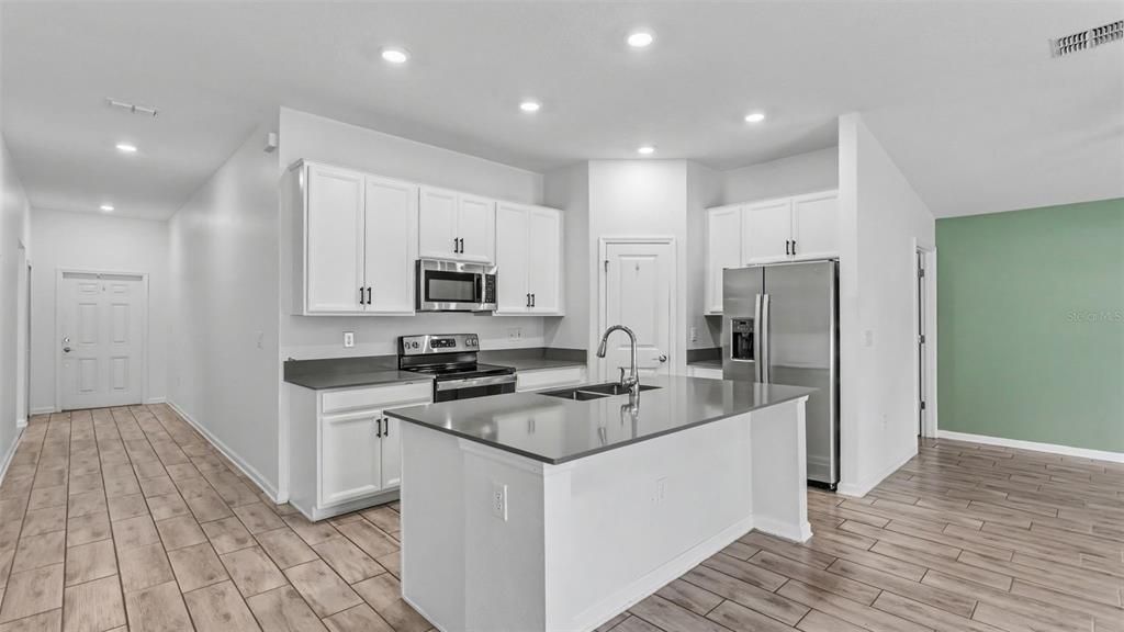 For Sale: $298,000 (3 beds, 2 baths, 1560 Square Feet)