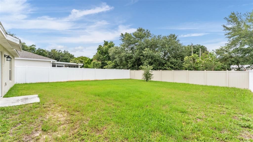 For Sale: $298,000 (3 beds, 2 baths, 1560 Square Feet)
