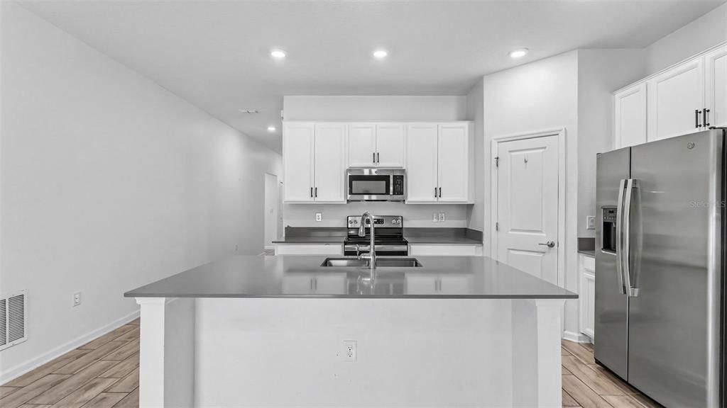 For Sale: $298,000 (3 beds, 2 baths, 1560 Square Feet)