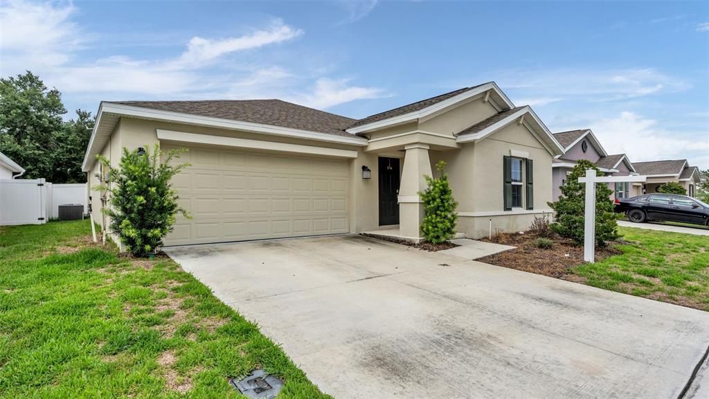 For Sale: $298,000 (3 beds, 2 baths, 1560 Square Feet)