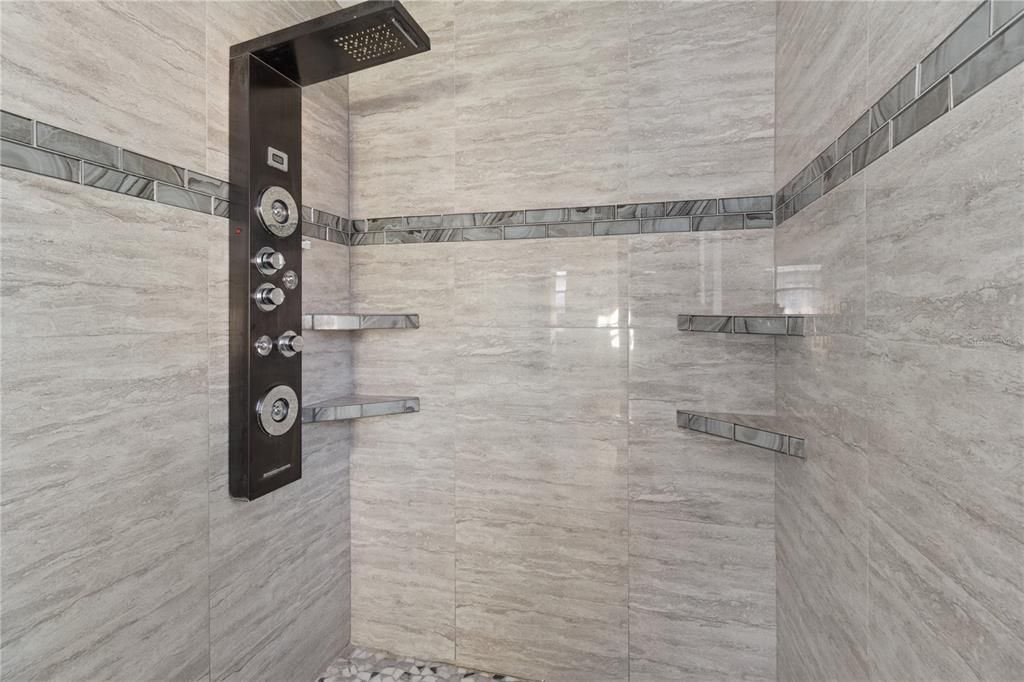 Под контрактом: $249,999 (2 спален, 2 ванн, 1520 Квадратных фут)