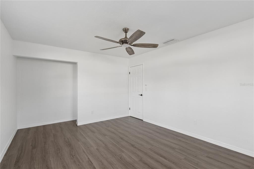 Под контрактом: $249,999 (2 спален, 2 ванн, 1520 Квадратных фут)