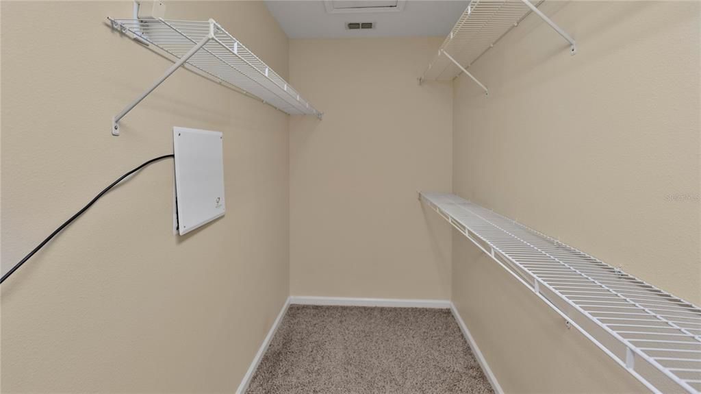 For Sale: $335,000 (3 beds, 2 baths, 1682 Square Feet)