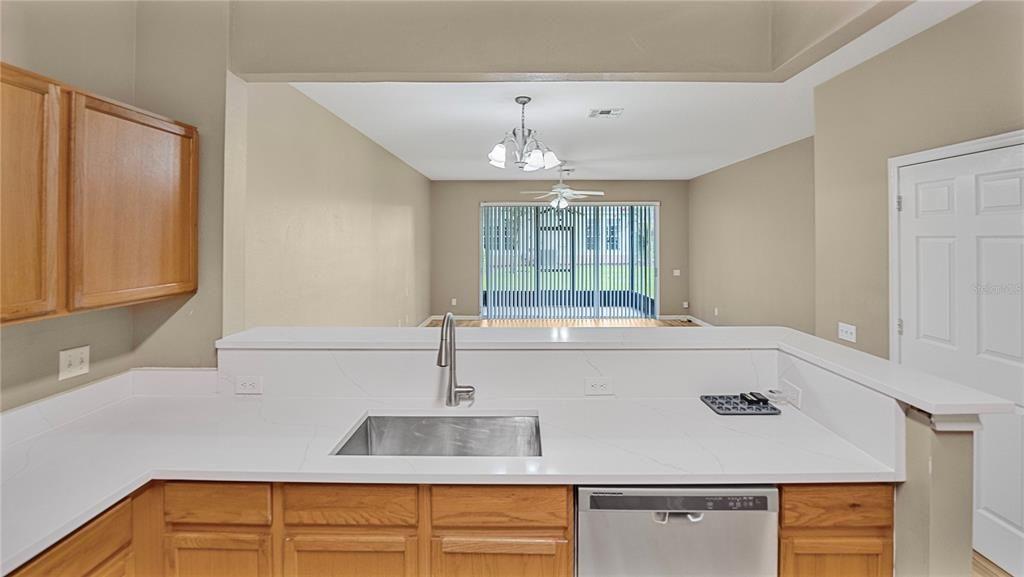 For Sale: $335,000 (3 beds, 2 baths, 1682 Square Feet)