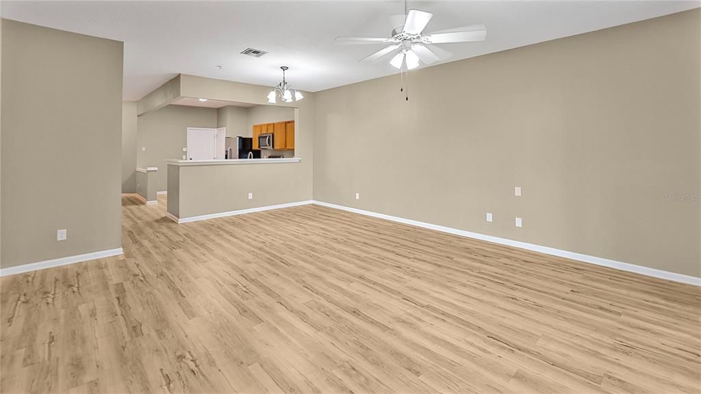For Sale: $335,000 (3 beds, 2 baths, 1682 Square Feet)