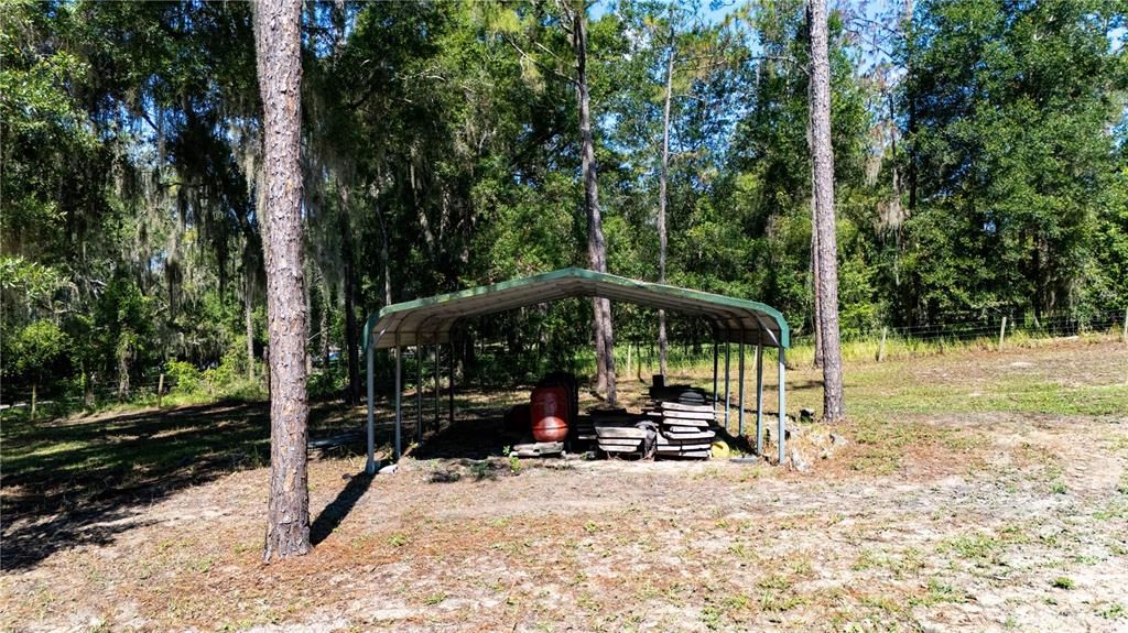 En Venta: $675,000 (10.01 acres)