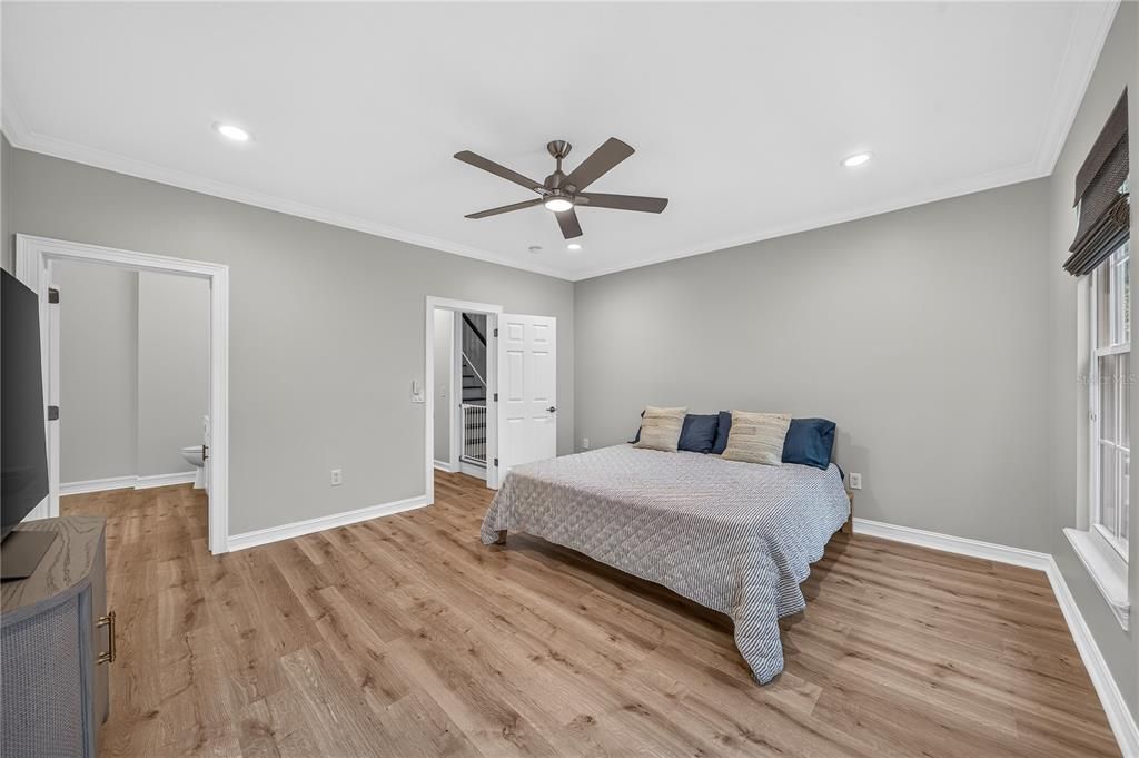 For Sale: $979,000 (4 beds, 3 baths, 2801 Square Feet)
