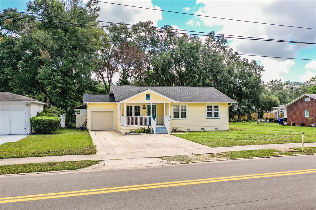 For Sale: $299,900 (3 beds, 1 baths, 1004 Square Feet)
