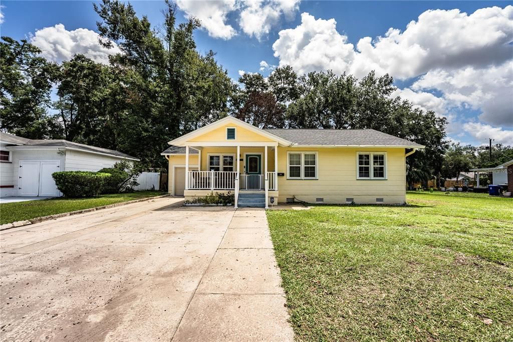 For Sale: $299,900 (3 beds, 1 baths, 1004 Square Feet)