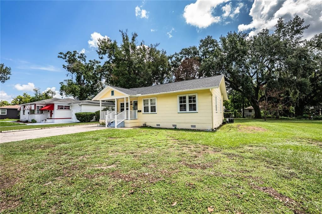 For Sale: $299,900 (3 beds, 1 baths, 1004 Square Feet)