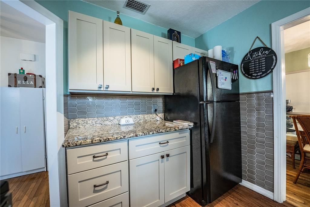 For Sale: $299,900 (3 beds, 1 baths, 1004 Square Feet)