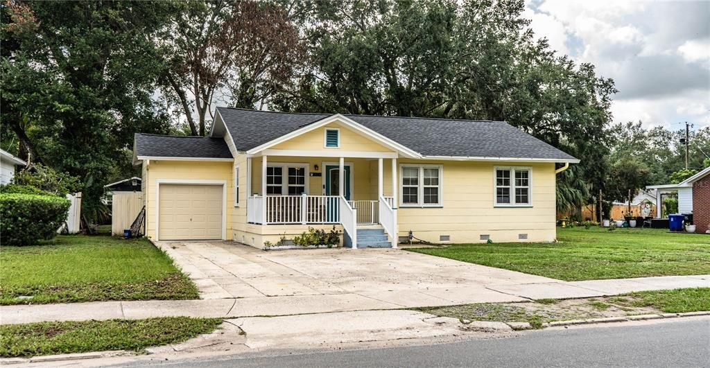 For Sale: $299,900 (3 beds, 1 baths, 1004 Square Feet)