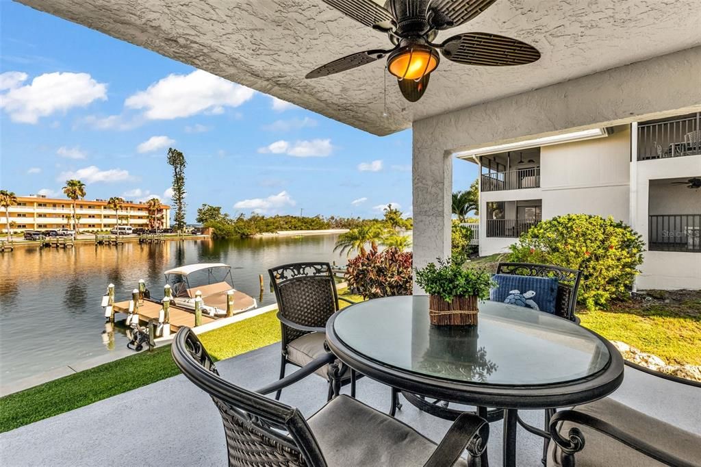For Sale: $695,000 (2 beds, 2 baths, 1251 Square Feet)
