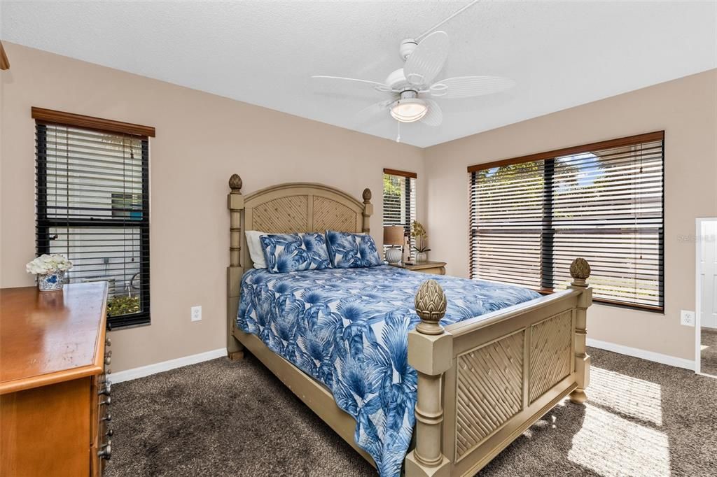 For Sale: $695,000 (2 beds, 2 baths, 1251 Square Feet)
