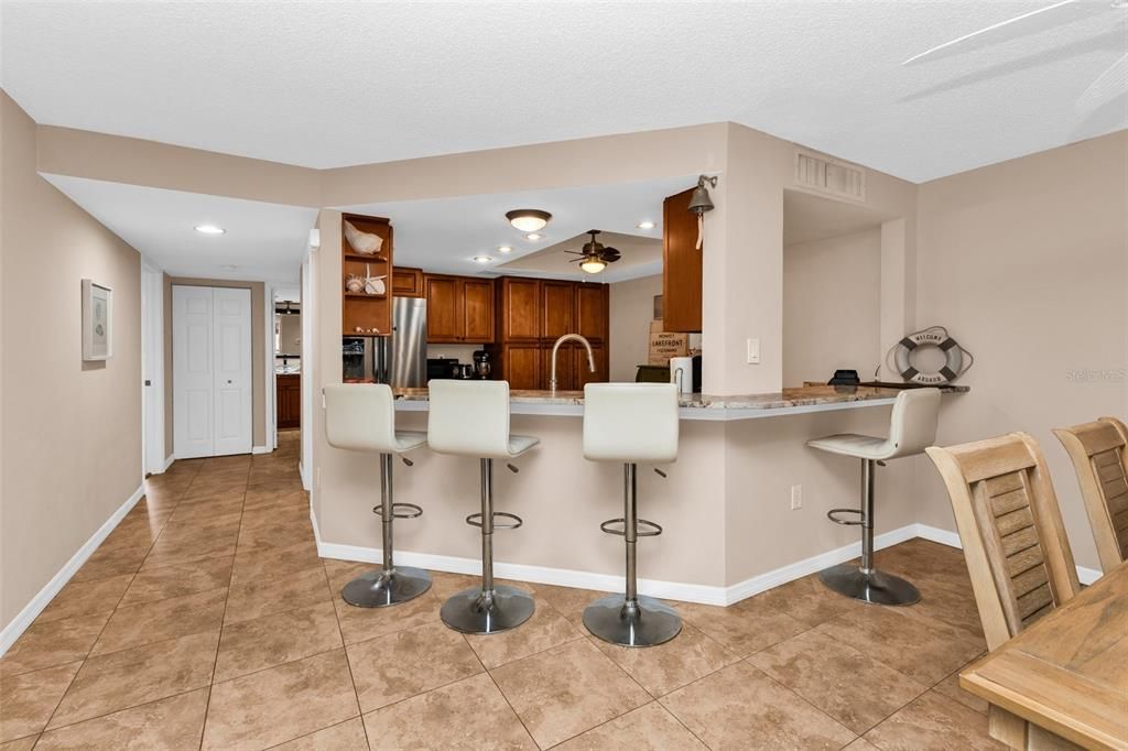 For Sale: $695,000 (2 beds, 2 baths, 1251 Square Feet)