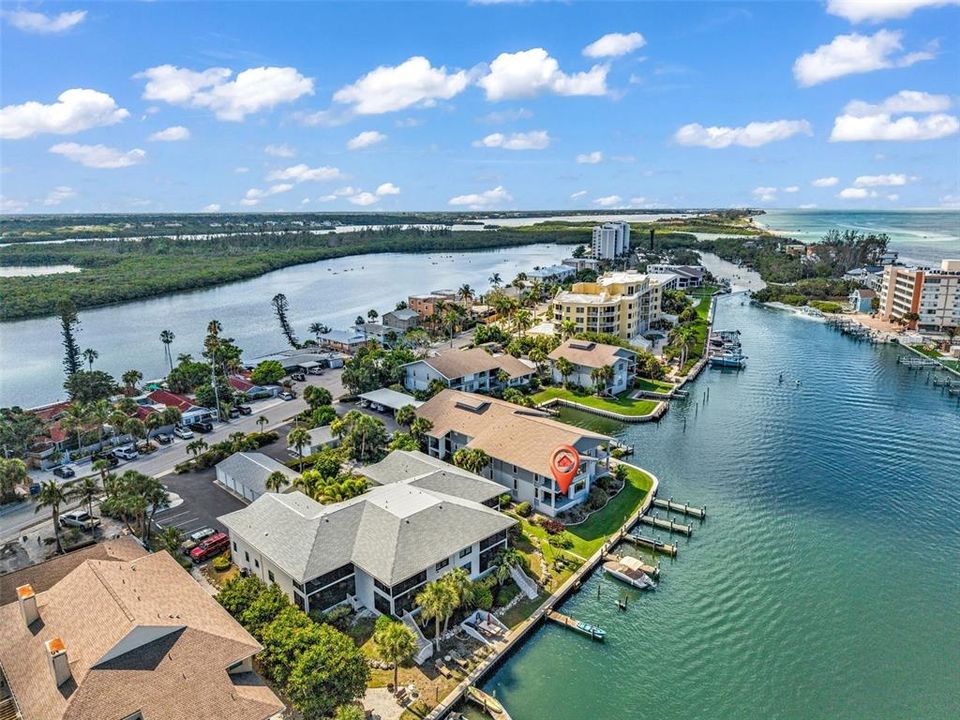 For Sale: $695,000 (2 beds, 2 baths, 1251 Square Feet)