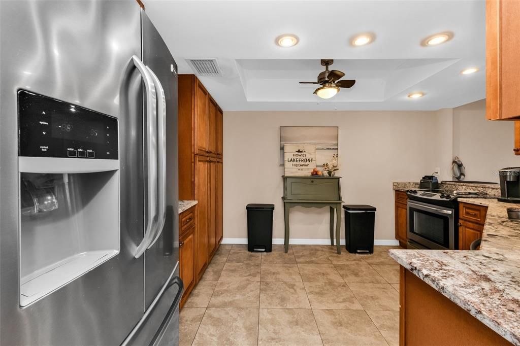 For Sale: $695,000 (2 beds, 2 baths, 1251 Square Feet)