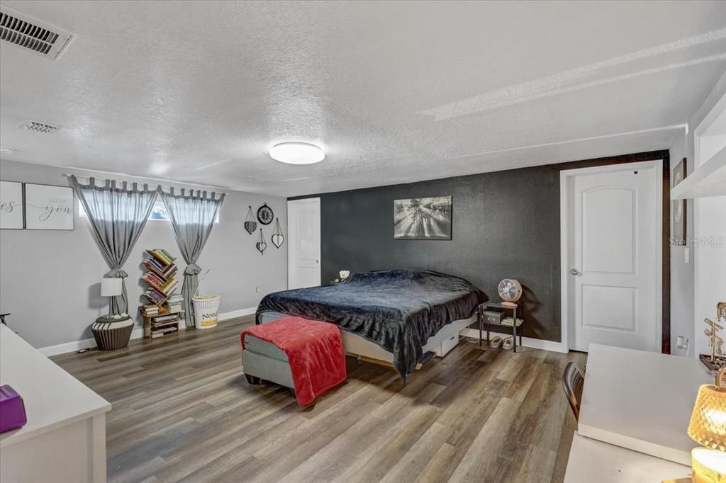 На продажу: $395,000 (4 спален, 2 ванн, 1950 Квадратных фут)
