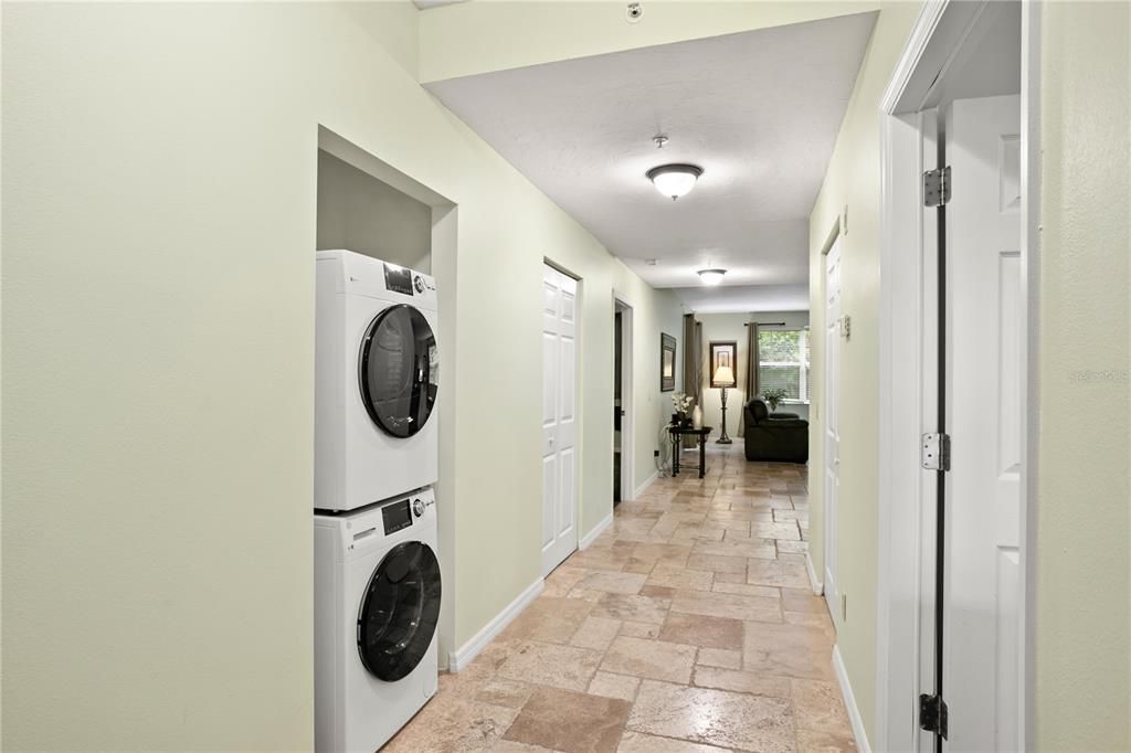 For Sale: $399,000 (3 beds, 3 baths, 1550 Square Feet)