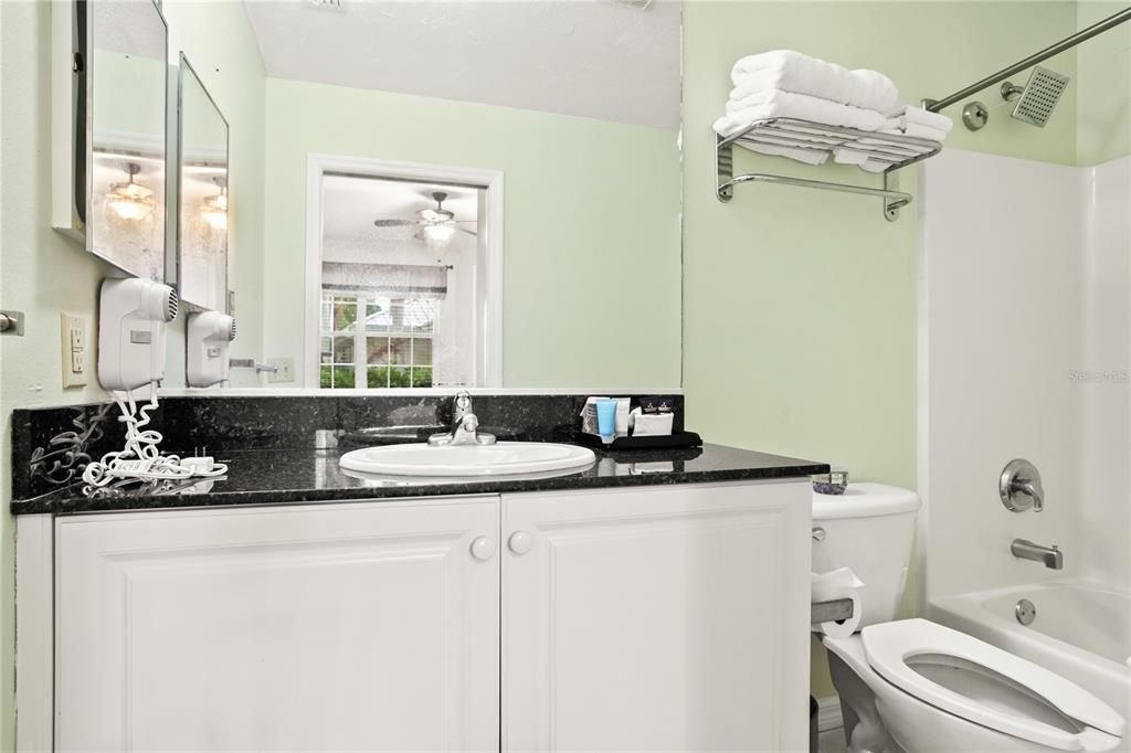 For Sale: $399,000 (3 beds, 3 baths, 1550 Square Feet)