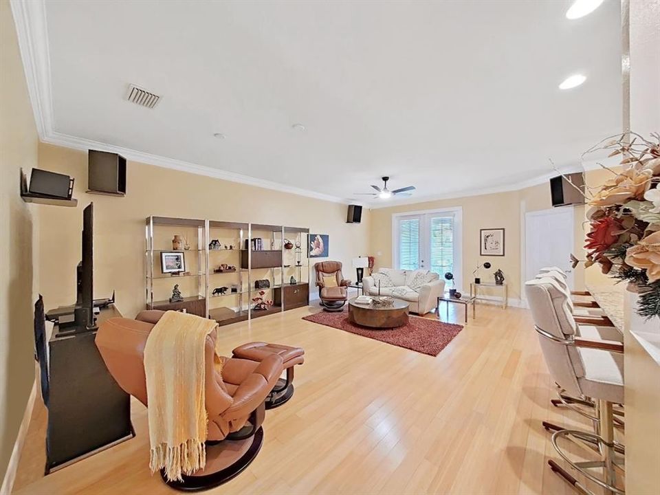 For Sale: $319,900 (3 beds, 2 baths, 1546 Square Feet)