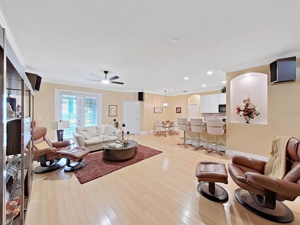 For Sale: $319,900 (3 beds, 2 baths, 1546 Square Feet)