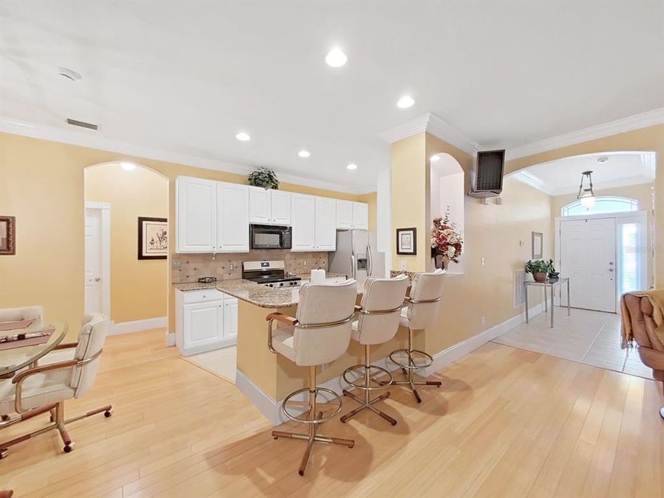 For Sale: $319,900 (3 beds, 2 baths, 1546 Square Feet)