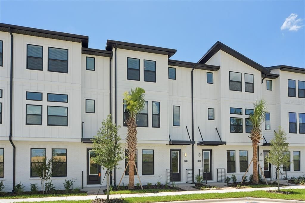 For Rent: $3,250 (3 beds, 3 baths, 2072 Square Feet)