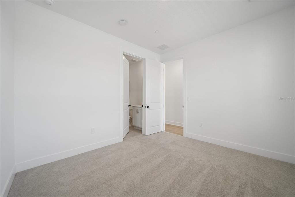 For Rent: $3,250 (3 beds, 3 baths, 2072 Square Feet)