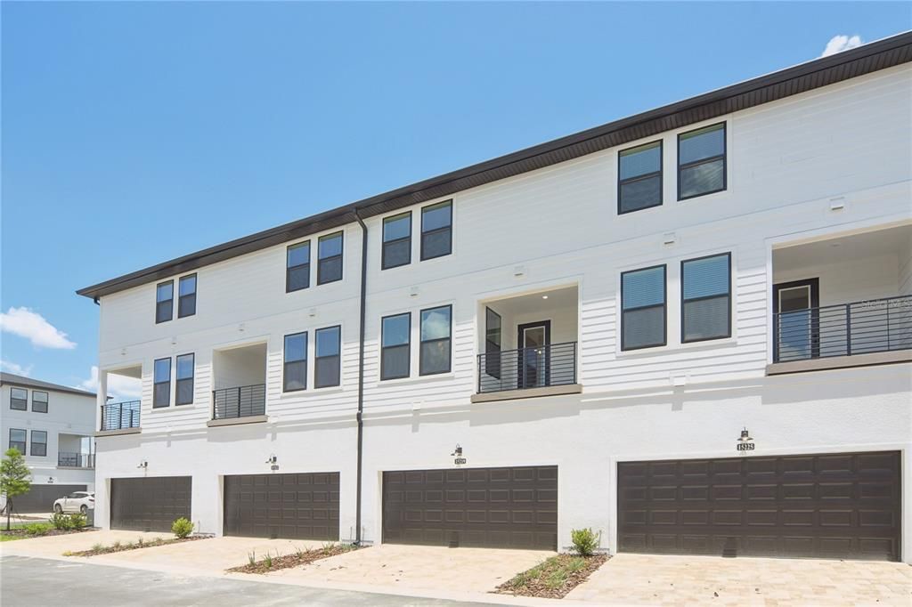 For Rent: $3,250 (3 beds, 3 baths, 2072 Square Feet)