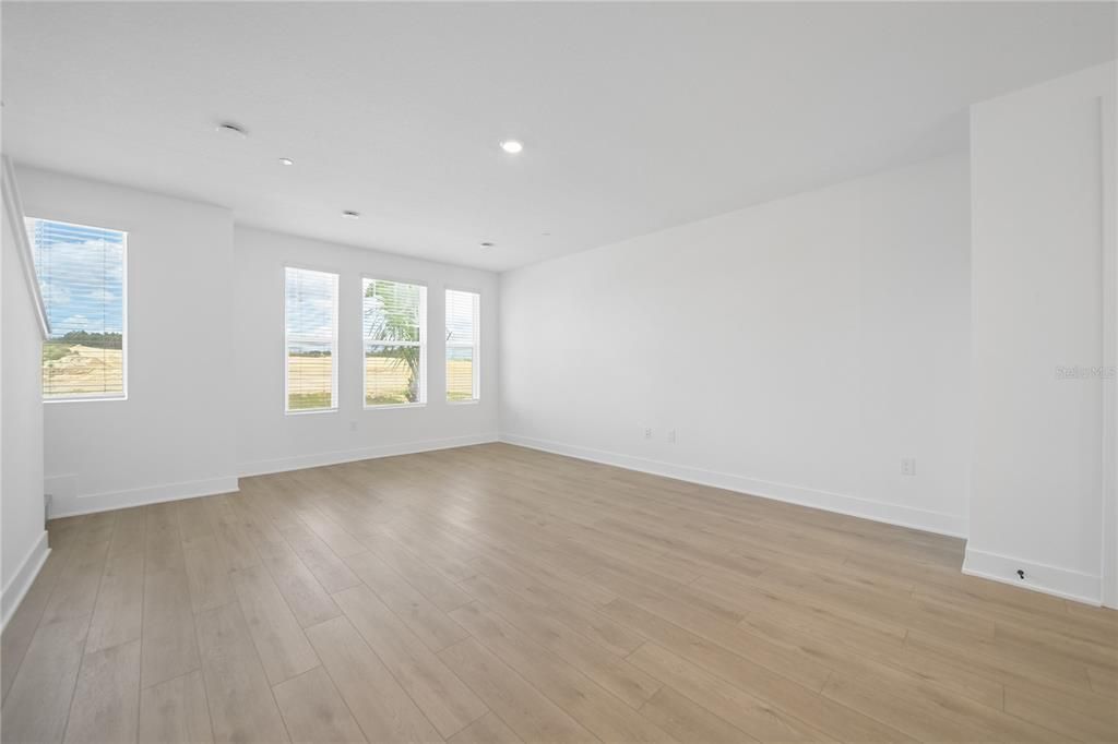 For Rent: $3,250 (3 beds, 3 baths, 2072 Square Feet)