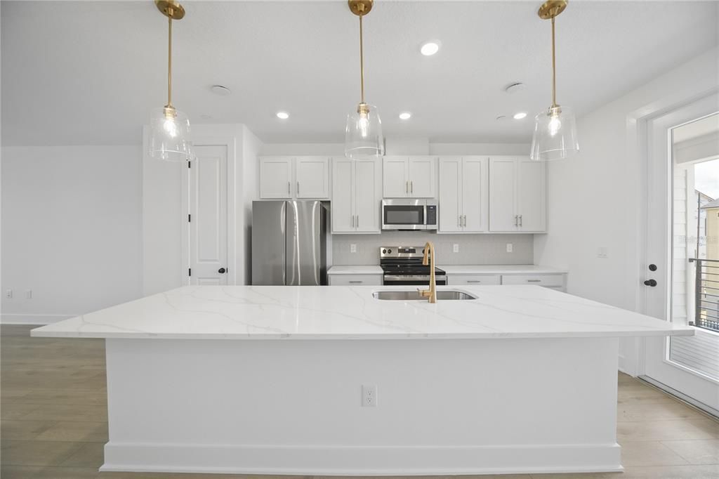 For Rent: $3,250 (3 beds, 3 baths, 2072 Square Feet)