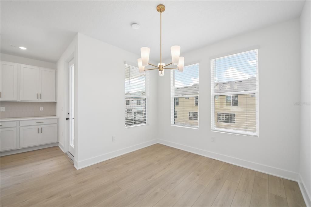 For Rent: $3,250 (3 beds, 3 baths, 2072 Square Feet)