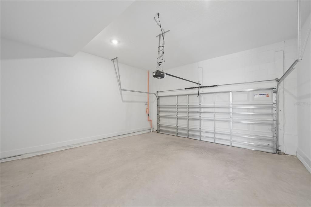 For Rent: $3,250 (3 beds, 3 baths, 2072 Square Feet)