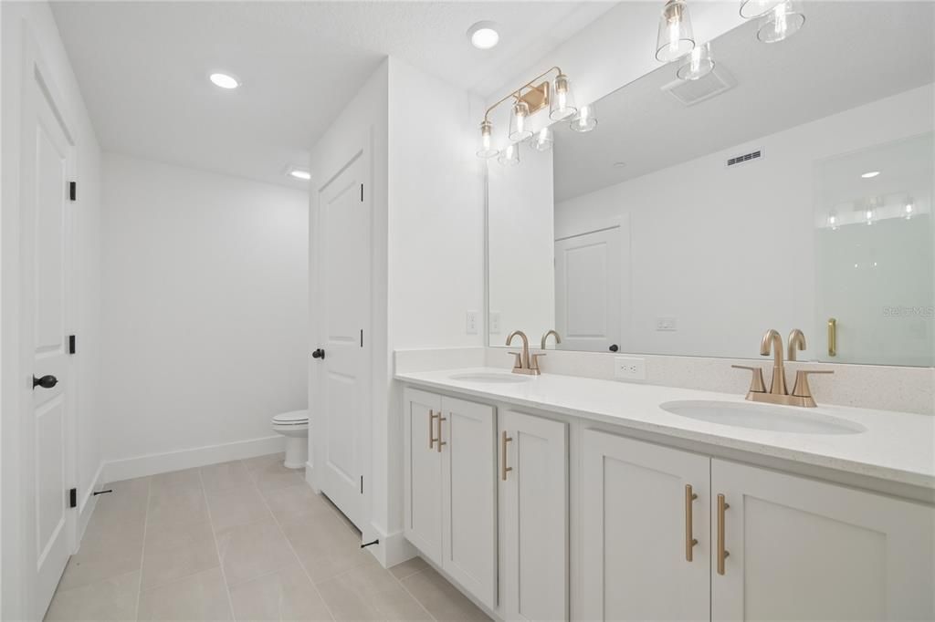 For Rent: $3,250 (3 beds, 3 baths, 2072 Square Feet)