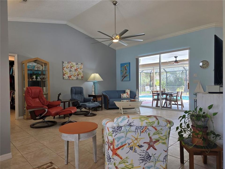 En Venta: $409,900 (3 camas, 2 baños, 1680 Pies cuadrados)