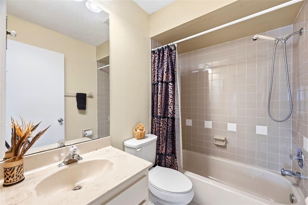 En Venta: $185,000 (2 camas, 2 baños, 876 Pies cuadrados)