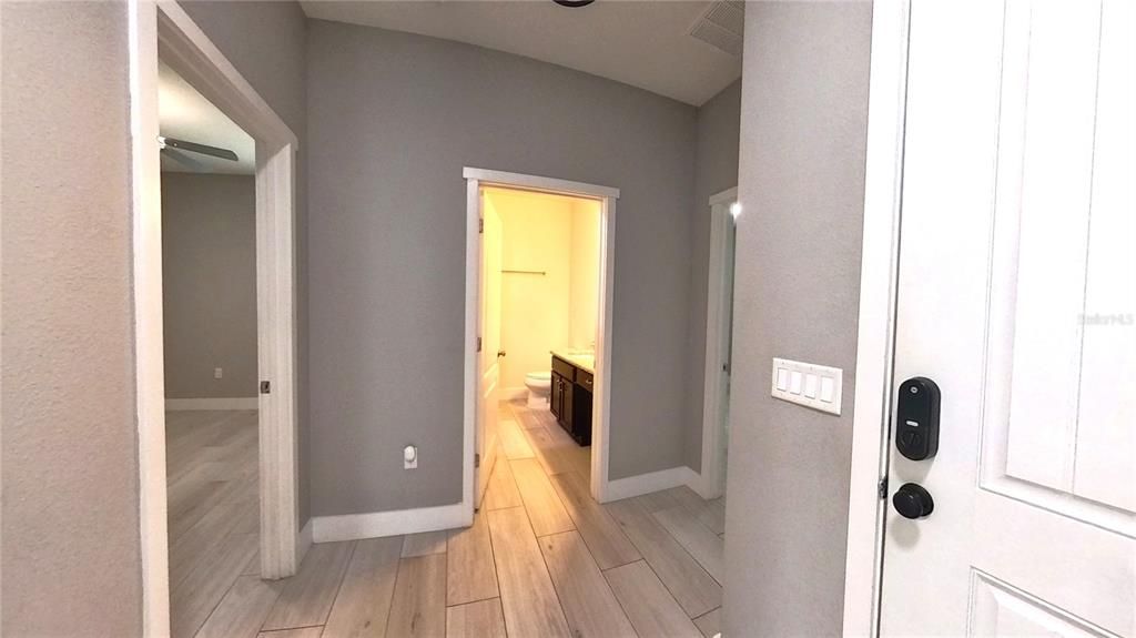 В аренду: $2,700 (4 спален, 2 ванн, 1696 Квадратных фут)