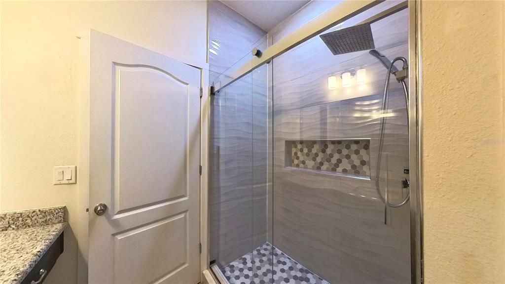 В аренду: $2,700 (4 спален, 2 ванн, 1696 Квадратных фут)