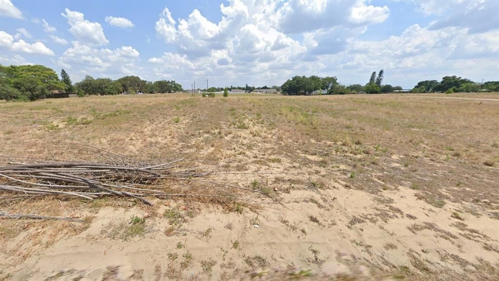 待售: $169,999 (3.52 acres)