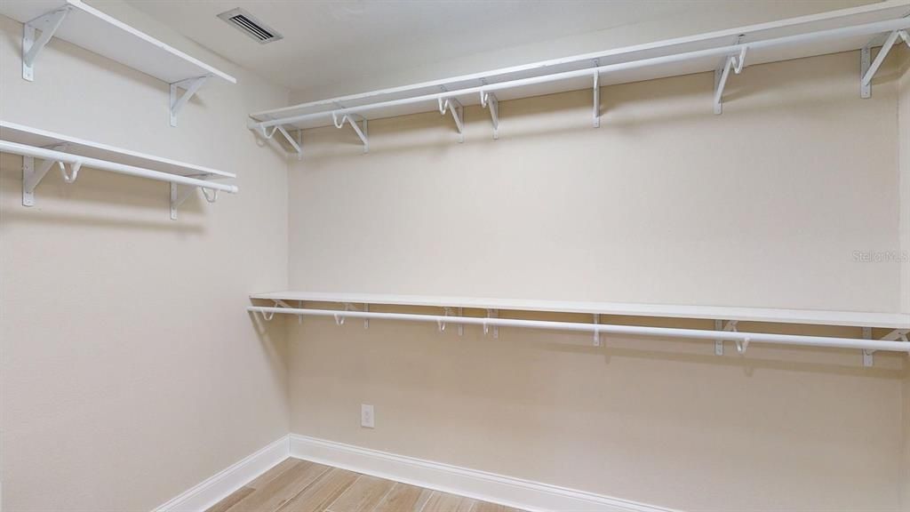For Sale: $479,900 (2 beds, 2 baths, 1400 Square Feet)