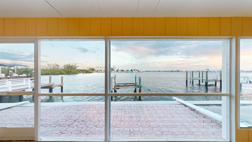 For Sale: $479,900 (2 beds, 2 baths, 1400 Square Feet)