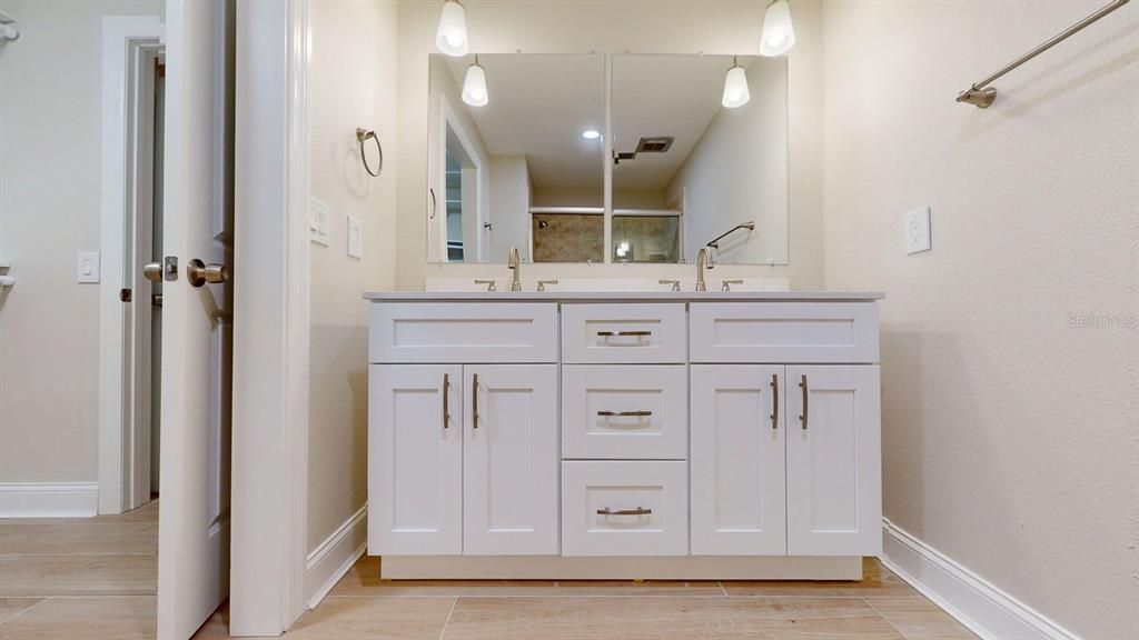 For Sale: $479,900 (2 beds, 2 baths, 1400 Square Feet)