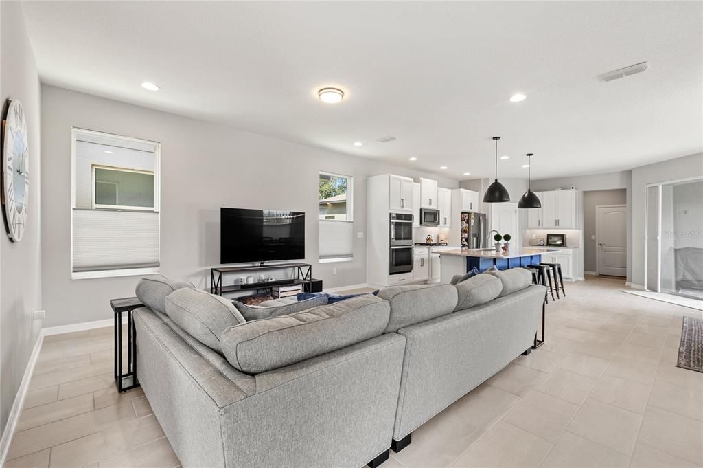 Active With Contract: $585,000 (4 beds, 3 baths, 2818 Square Feet)